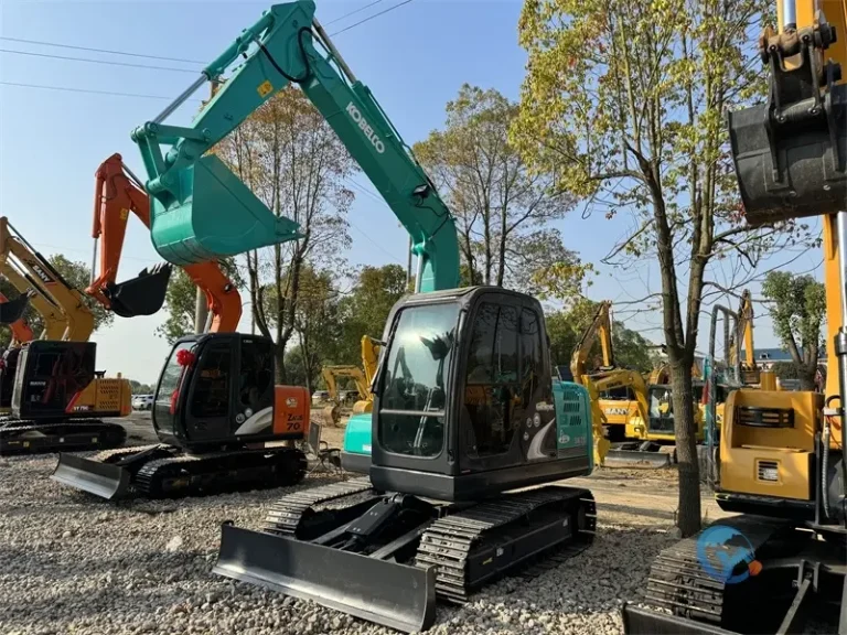Used-Excavator-Kobelco-SK75-3-1