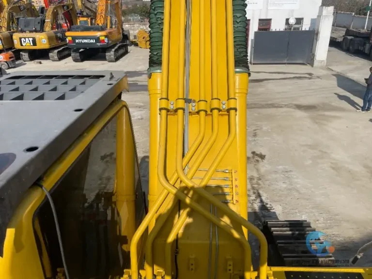 Used-Excavator-Komatsu-PC-450-8-27