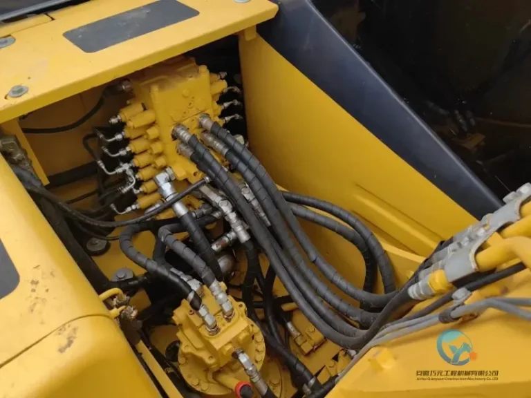 Used-Excavator-Komatsu-PC130-22