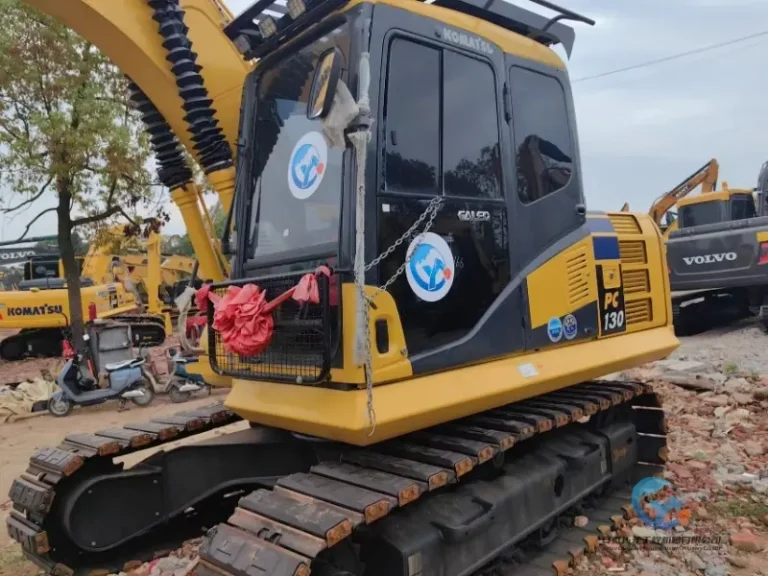 Used-Excavator-Komatsu-PC130-29
