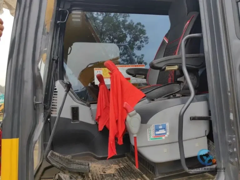 Used-Excavator-Komatsu-PC130-4