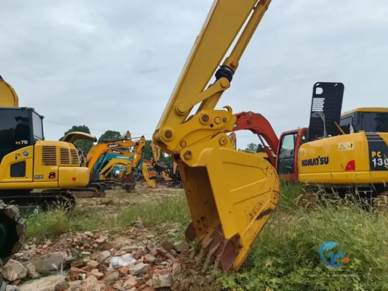 Used-Excavator-Komatsu-PC130-5