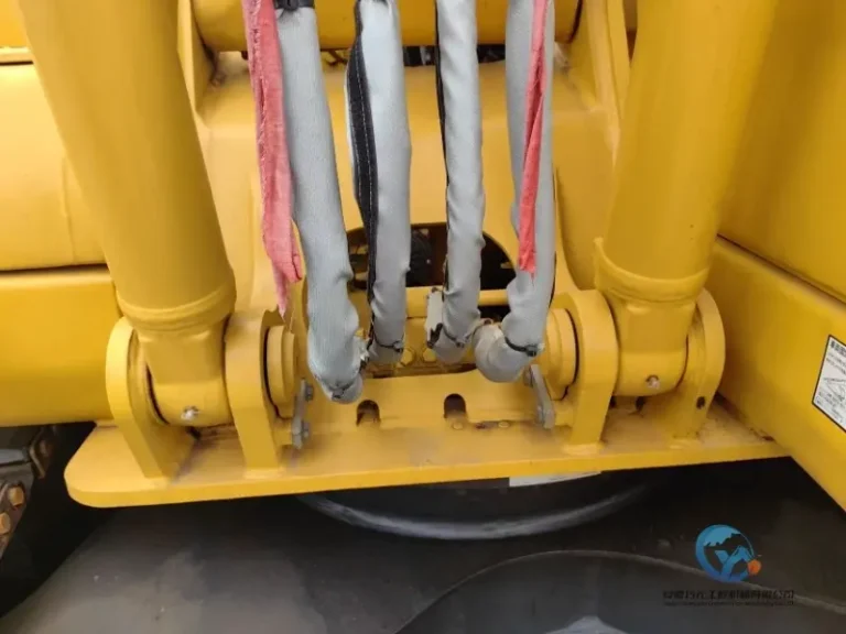 Used-Excavator-Komatsu-PC130-6