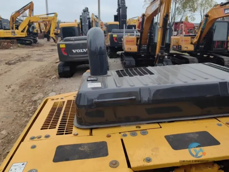 Used-Excavator-Komatsu-PC130-8