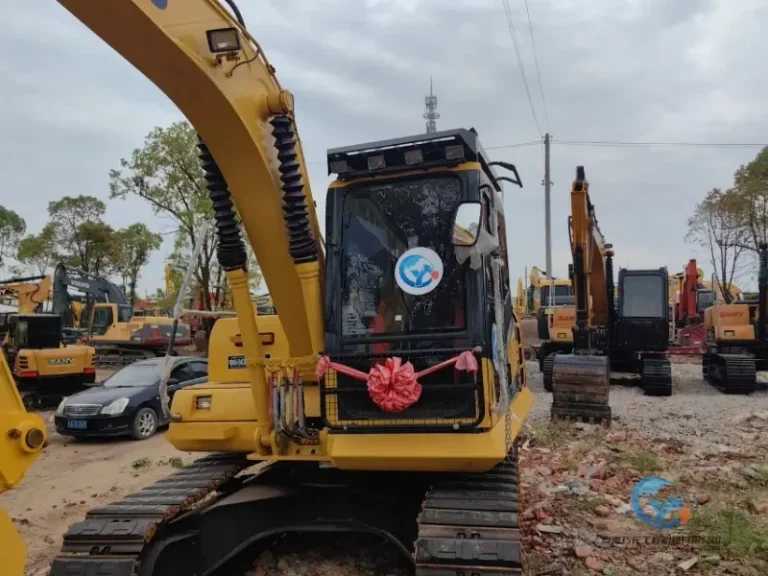 Used-Excavator-Komatsu-PC130-9