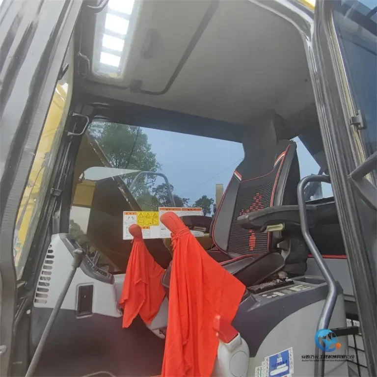 Used-Excavator-Komatsu-PC13015