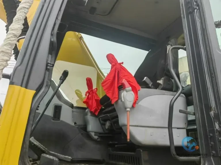 Used-Excavator-Komatsu-PC160-3