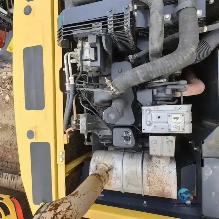 Used-Excavator-Komatsu-PC16011