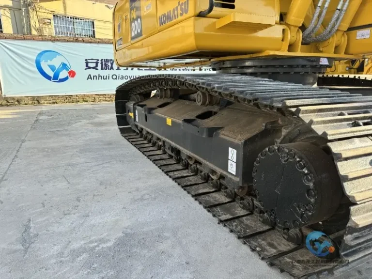 Used-Excavator-Komatsu-PC200-8-14