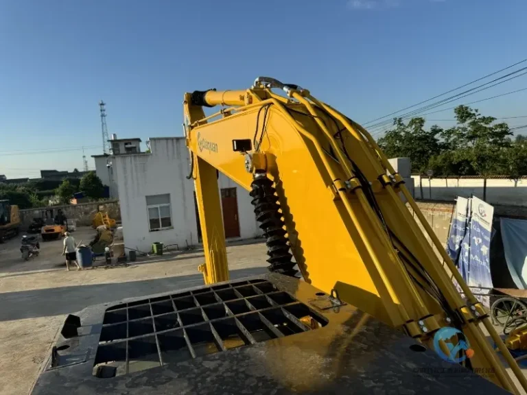 Used-Excavator-Komatsu-PC200-8-20