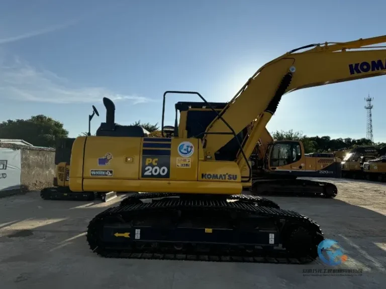 Used-Excavator-Komatsu-PC200-8-21