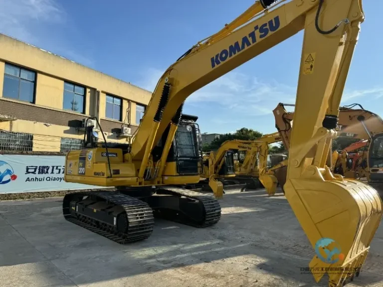 Used-Excavator-Komatsu-PC200-8-30