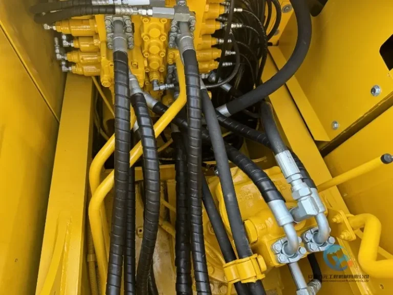 Used-Excavator-Komatsu-PC200-8-31