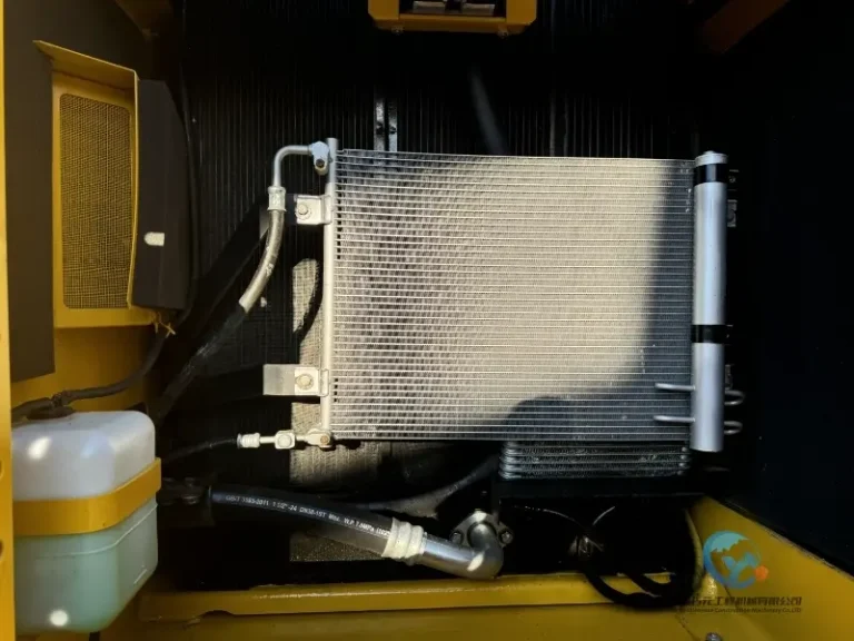 Used-Excavator-Komatsu-PC200-8-33