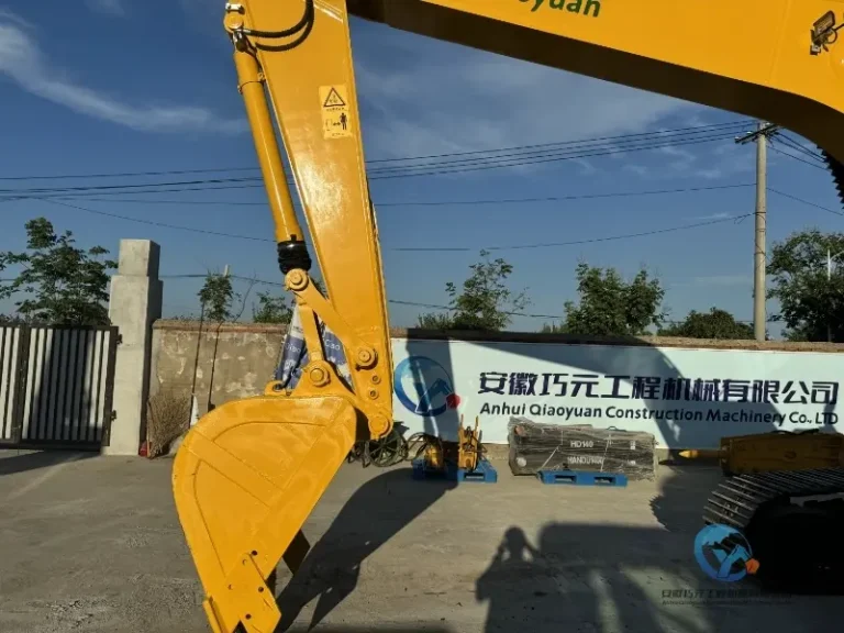Used-Excavator-Komatsu-PC200-8-34