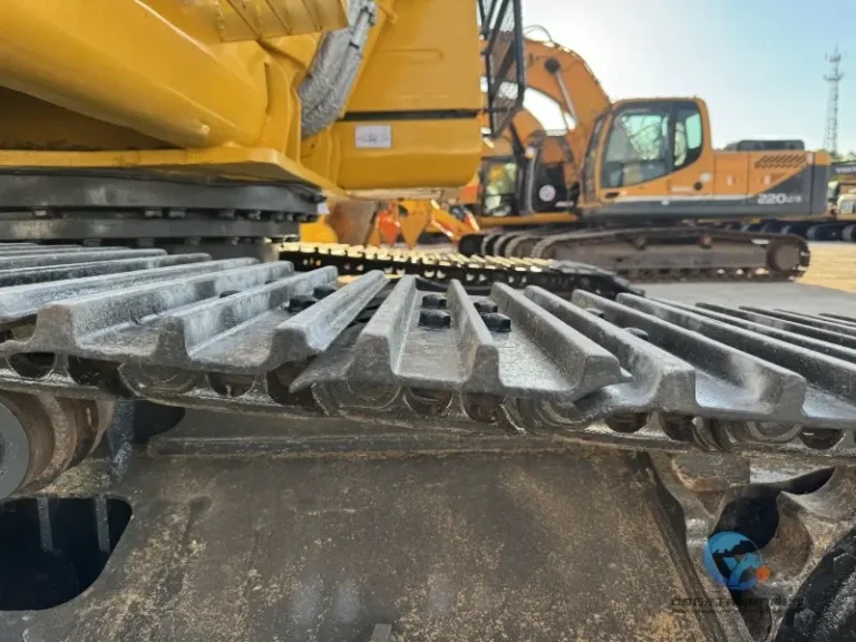 Used-Excavator-Komatsu-PC200-8-36