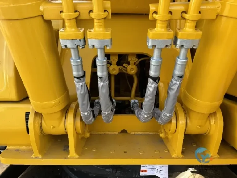 Used-Excavator-Komatsu-PC200-8-37