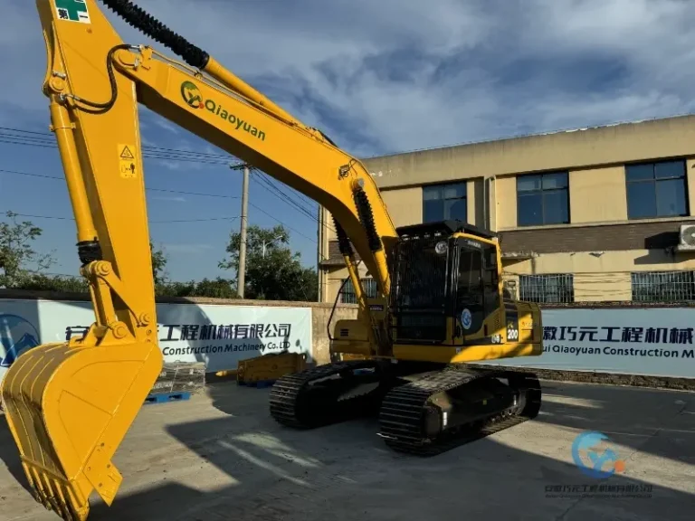 Used-Excavator-Komatsu-PC200-8-39