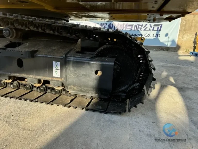 Used-Excavator-Komatsu-PC200-8-4