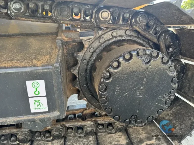 Used-Excavator-Komatsu-PC200-8-40