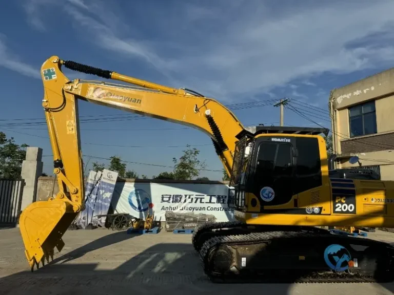 Used-Excavator-Komatsu-PC200-8-5