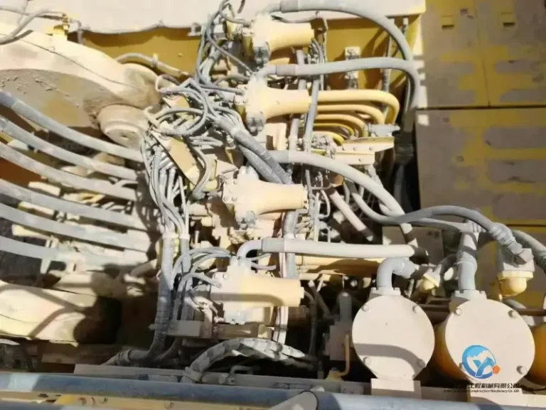 Used-Excavator-Komatsu-PC20001