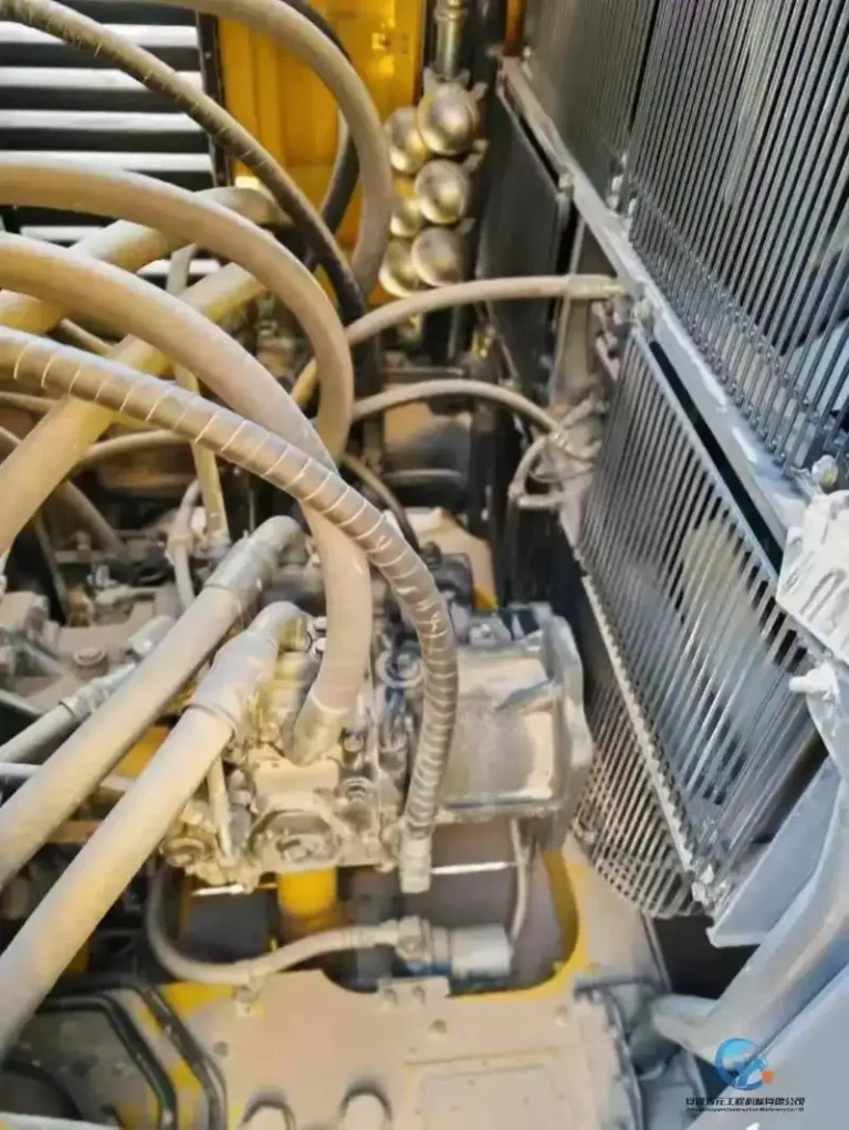 Used-Excavator-Komatsu-PC20006