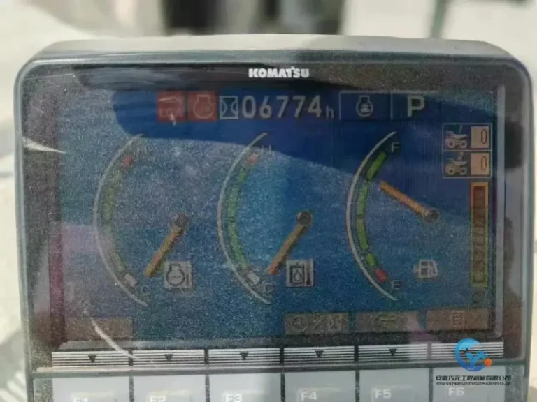 Used-Excavator-Komatsu-PC20007