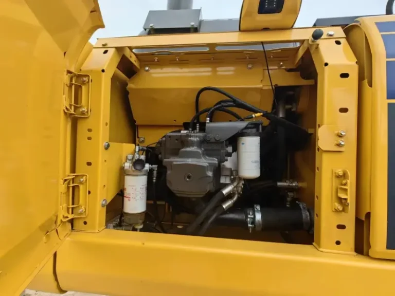 Used-Excavator-Komatsu-PC20014