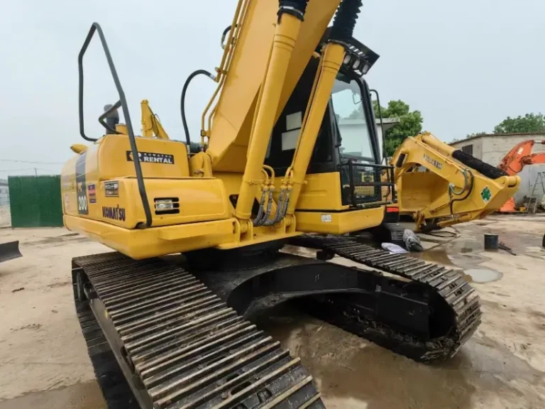 Used-Excavator-Komatsu-PC20016