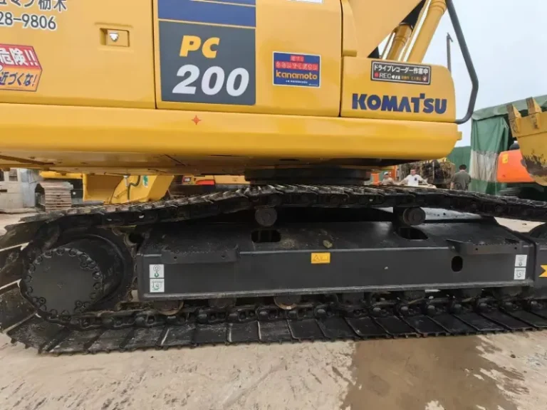 Used-Excavator-Komatsu-PC20018