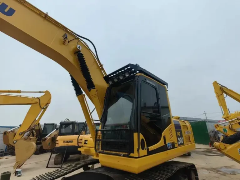 Used-Excavator-Komatsu-PC2003