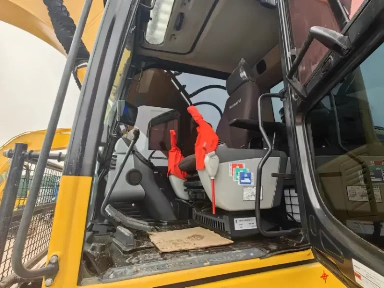 Used-Excavator-Komatsu-PC2004