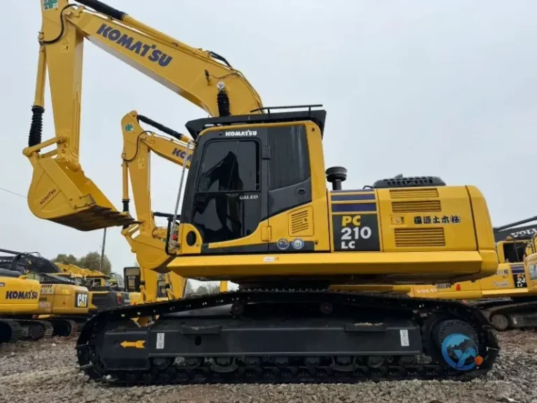 Used-Excavator-Komatsu-PC210LC-8-1