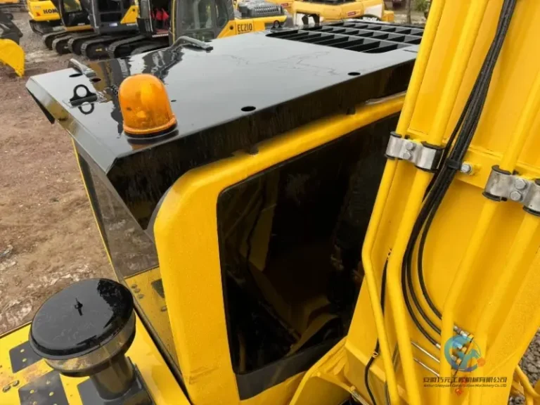 Used-Excavator-Komatsu-PC210LC-8-12