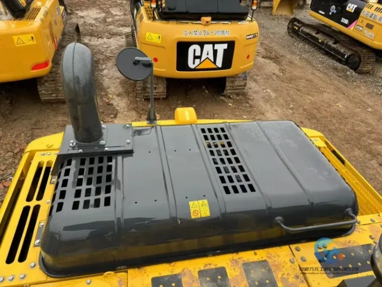 Used-Excavator-Komatsu-PC210LC-8-13