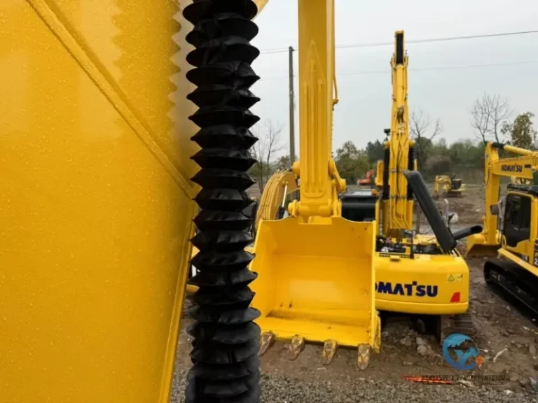 Used-Excavator-Komatsu-PC210LC-8-14