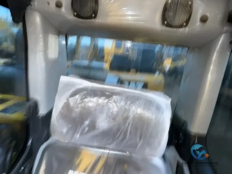 Used-Excavator-Komatsu-PC210LC-8-17