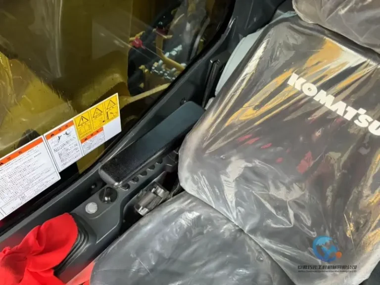 Used-Excavator-Komatsu-PC210LC-8-18