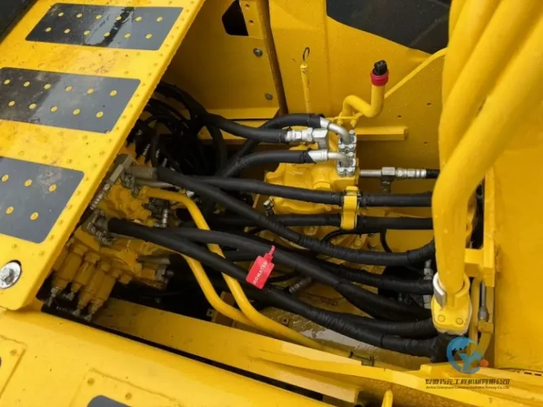 Used-Excavator-Komatsu-PC210LC-8-9