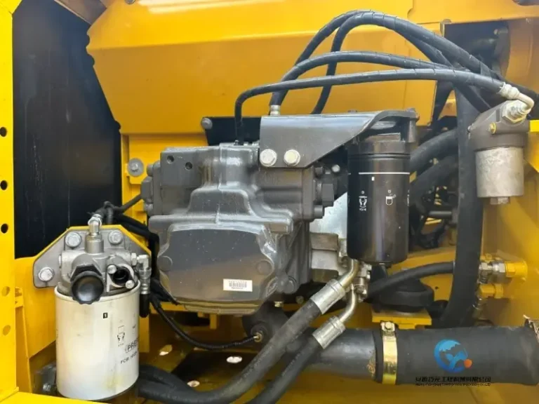 Used-Excavator-Komatsu-PC22017