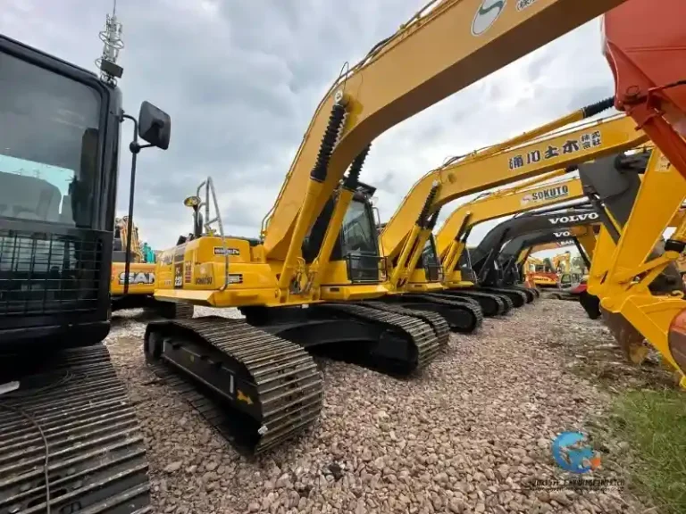 Used-Excavator-Komatsu-PC2202