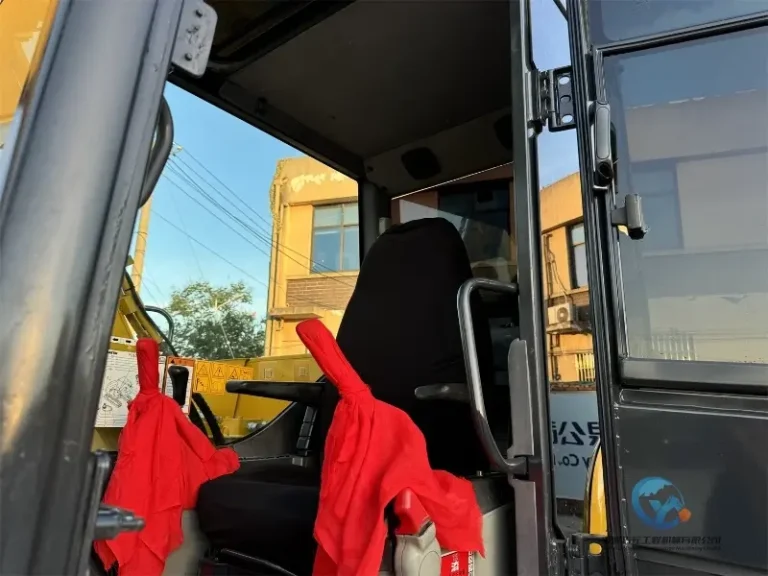 Used-Excavator-Komatsu-PC70-8-10