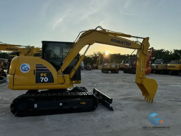 Used-Excavator-Komatsu-PC70-8-6