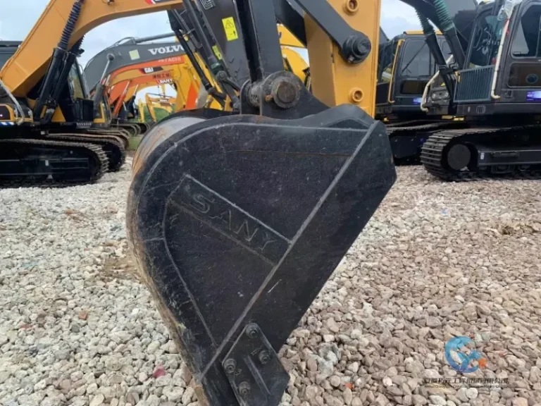 Used-Excavator-Sany-205C-2