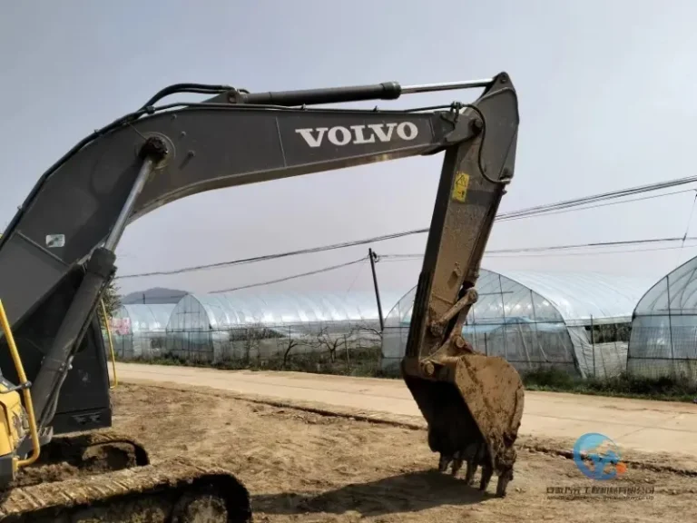 Used-Excavator-Volvo-EC200D-10