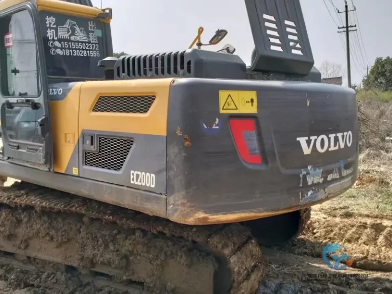 Used-Excavator-Volvo-EC200D-4