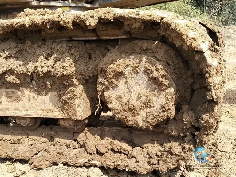 Used-Excavator-Volvo-EC200D-8