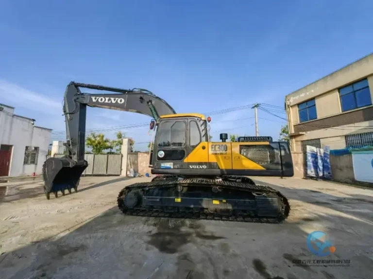 Used-Excavator-Volvo-EC300-2