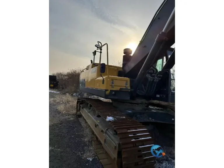 Used-Excavator-Volvo-EC380DL16